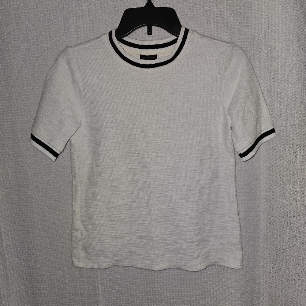 Ann Taylor Sz. XS White Textured Short Sleeve Top with Black Trim Preppy Casual - Picture 2 of 12